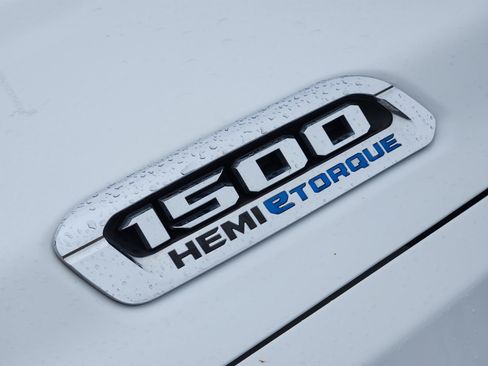 Used 2023 RAM 1500 Laramie AWD/4WD image 13