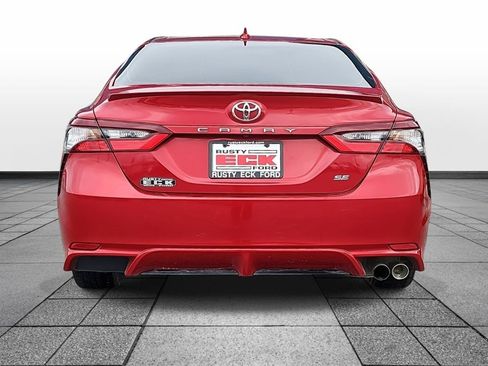 Used 2021 Toyota Camry SE image 6