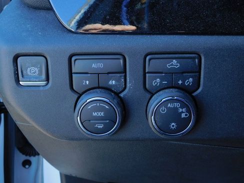 Used 2023 Chevrolet Silverado 1500 LT image 30