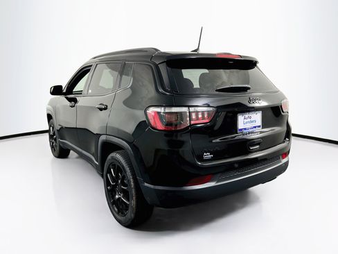 Used 2022 Jeep Compass Latitude w/ Sun and Sound Group AWD/4WD image 7