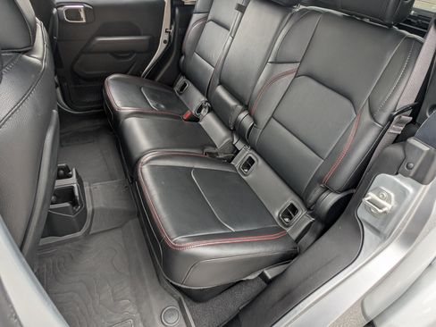 Used 2023 Jeep Gladiator Rubicon w/ Cold Weather Group AWD/4WD image 17