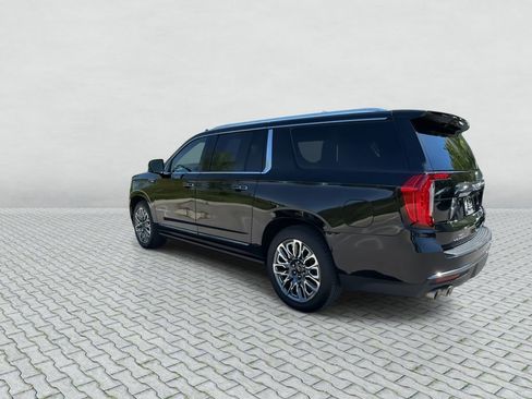 Used 2023 GMC Yukon XL Denali Ultimate AWD/4WD image 6