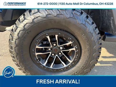 Used 2024 Jeep Wrangler Unlimited Rubicon w/ XTREMEE 35" Tire Package AWD/4WD image 25