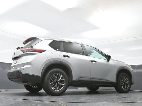 Used 2024 Nissan Rogue S FWD image 23