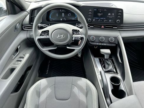 New 2026 Hyundai Elantra SE FWD image 16