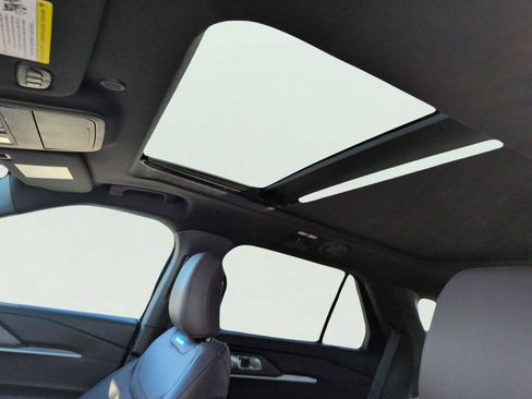 New 2025 Ford Explorer Platinum image 10