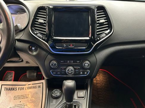 Used 2019 Jeep Cherokee Limited AWD/4WD image 26