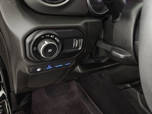 Used 2023 Jeep Wrangler Unlimited AWD/4WD image 24