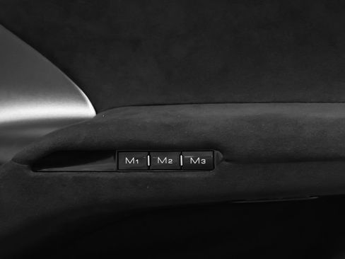 Certified 2025 Ferrari 12Cilindri RWD image 28