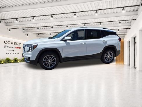Used 2023 GMC Terrain SLT AWD/4WD image 5