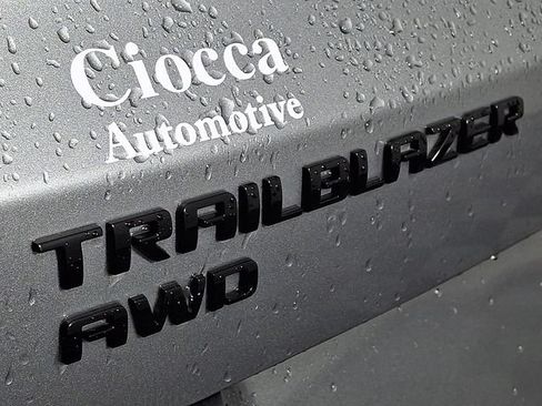 Used 2023 Chevrolet TrailBlazer RS AWD/4WD image 29