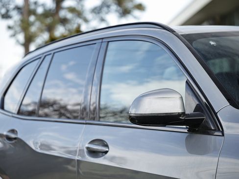 New 2026 BMW X5 xDrive40i w/ M Sport Package image 3