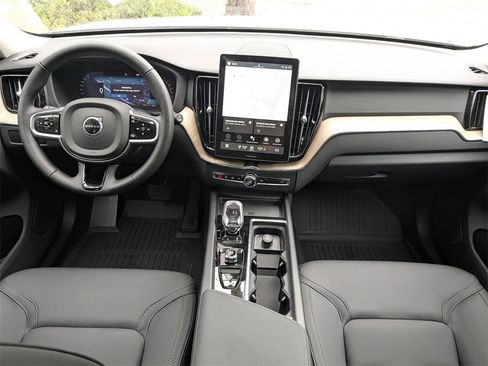 New 2026 Volvo XC60 B5 Core image 15