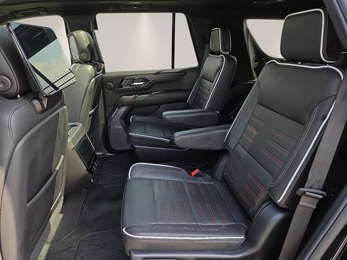 Used 2025 GMC Yukon AT4 Ultimate AWD/4WD image 13