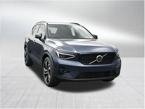New 2026 Volvo XC40 B5 Ultra w/ Protection Package Premier AWD/4WD image 7