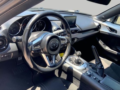 Used 2021 MAZDA MX-5 Miata Club RWD image 15