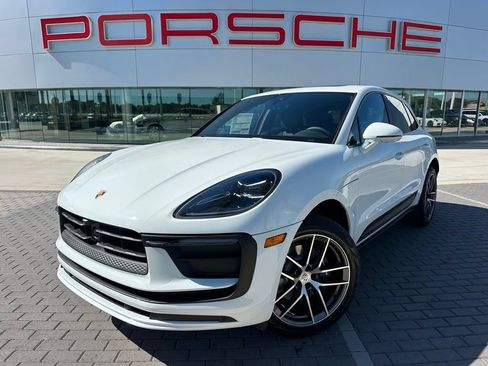 Used 2026 Porsche Macan AWD/4WD image 1