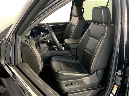 Used 2025 Chevrolet Tahoe Premier AWD/4WD image 23