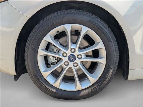 Used 2020 Ford Fusion SE image 23