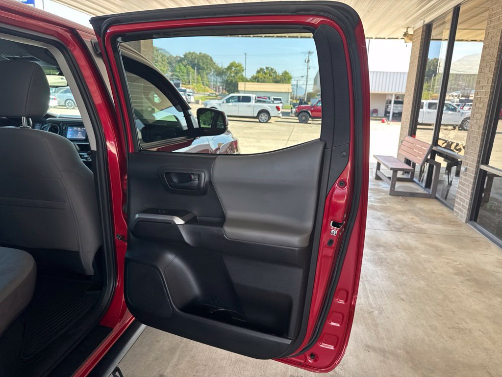 Used 2018 Toyota Tacoma SR5 RWD image 20