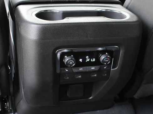 Used 2024 Chevrolet Suburban Premier w/ Premium Package 2 AWD/4WD image 15