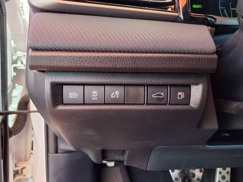 Used 2025 Toyota Camry SE FWD image 17