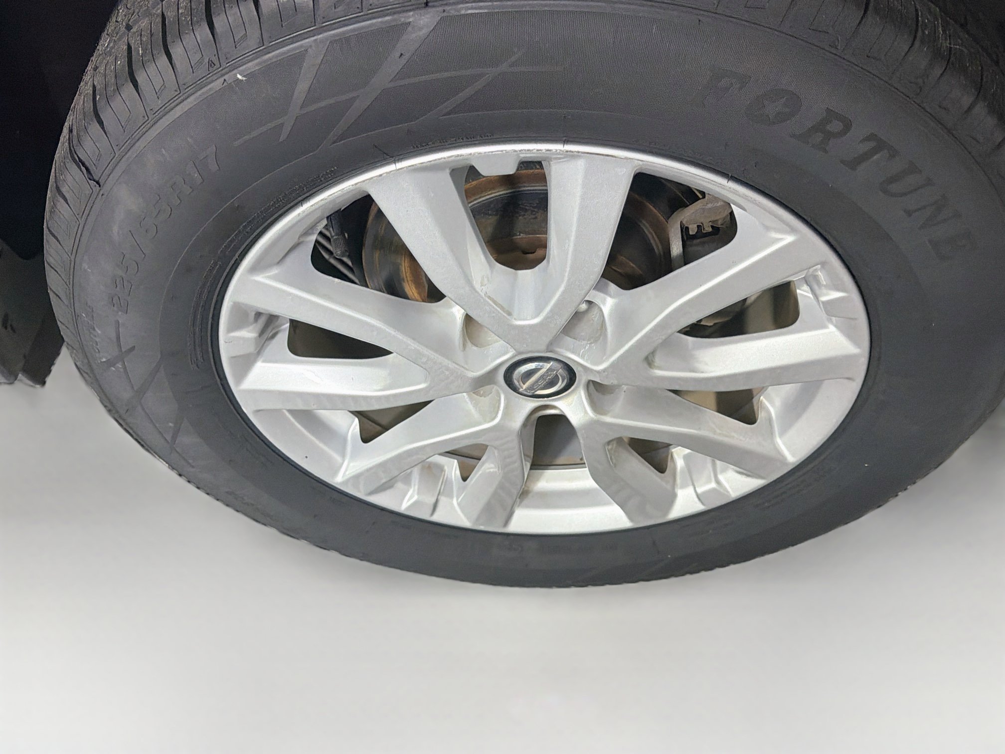 Used 2018 Nissan Rogue SV AWD/4WD image 11