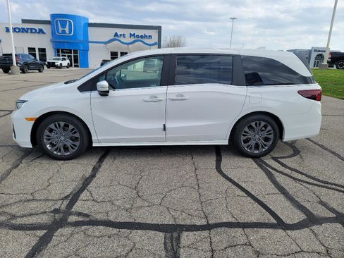 New 2026 Honda Odyssey Touring image 2