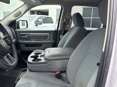 Used 2017 RAM 1500 Classic SLT AWD/4WD image 14