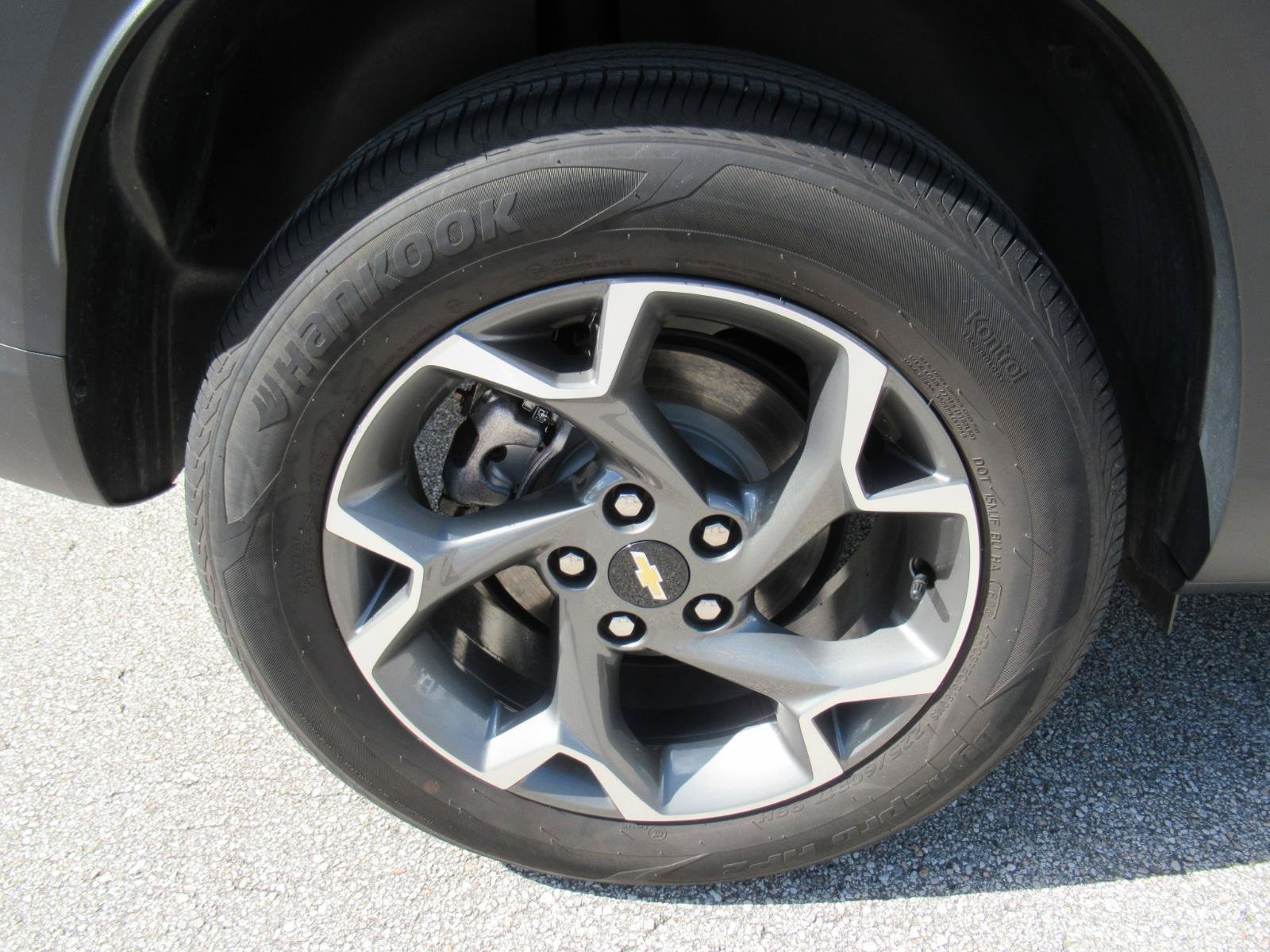 Used 2025 Chevrolet Trax LT w/ Driver Confidence Package FWD image 8