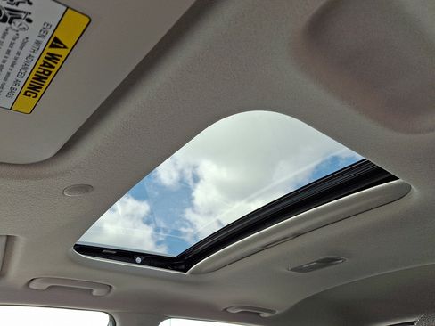 New 2026 Hyundai Venue SEL FWD image 7