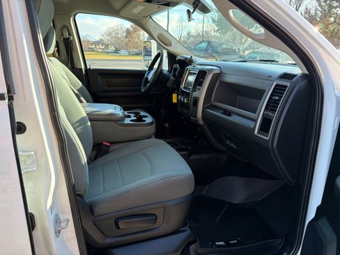 Used 2017 RAM 3500 Tradesman w/ Chrome Appearance Group image 7