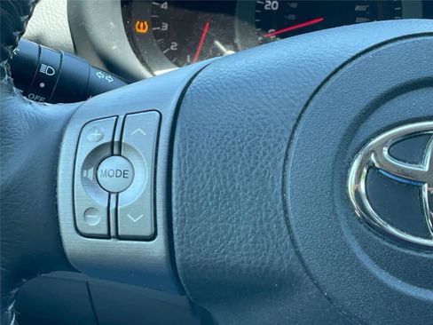 Used 2007 Toyota RAV4 Limited AWD/4WD image 26