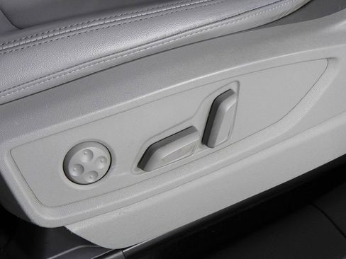 Used 2022 Audi Q5 2.0T Premium Plus w/ Premium Plus Package image 23