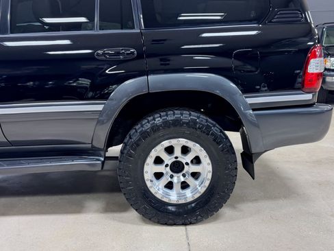 Used 2007 Toyota Land Cruiser AWD/4WD image 21