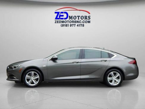 Used 2018 Buick Regal Preferred image 8