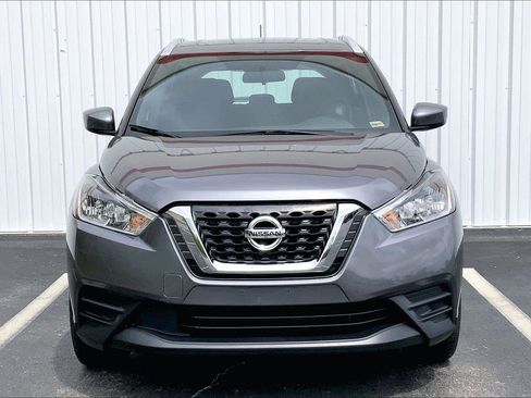 Used 2018 Nissan Kicks SV image 3