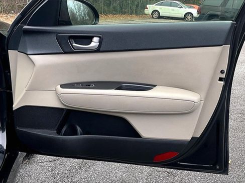 Used 2018 Kia Optima LX w/ 17" Alloy Wheels Package image 24