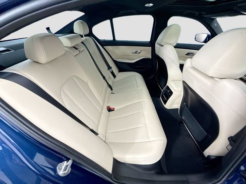 Used 2023 BMW 330i Sedan w/ Premium Package RWD image 21