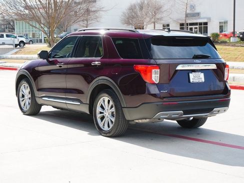 Used 2023 Ford Explorer XLT w/ Equipment Group 202A image 3