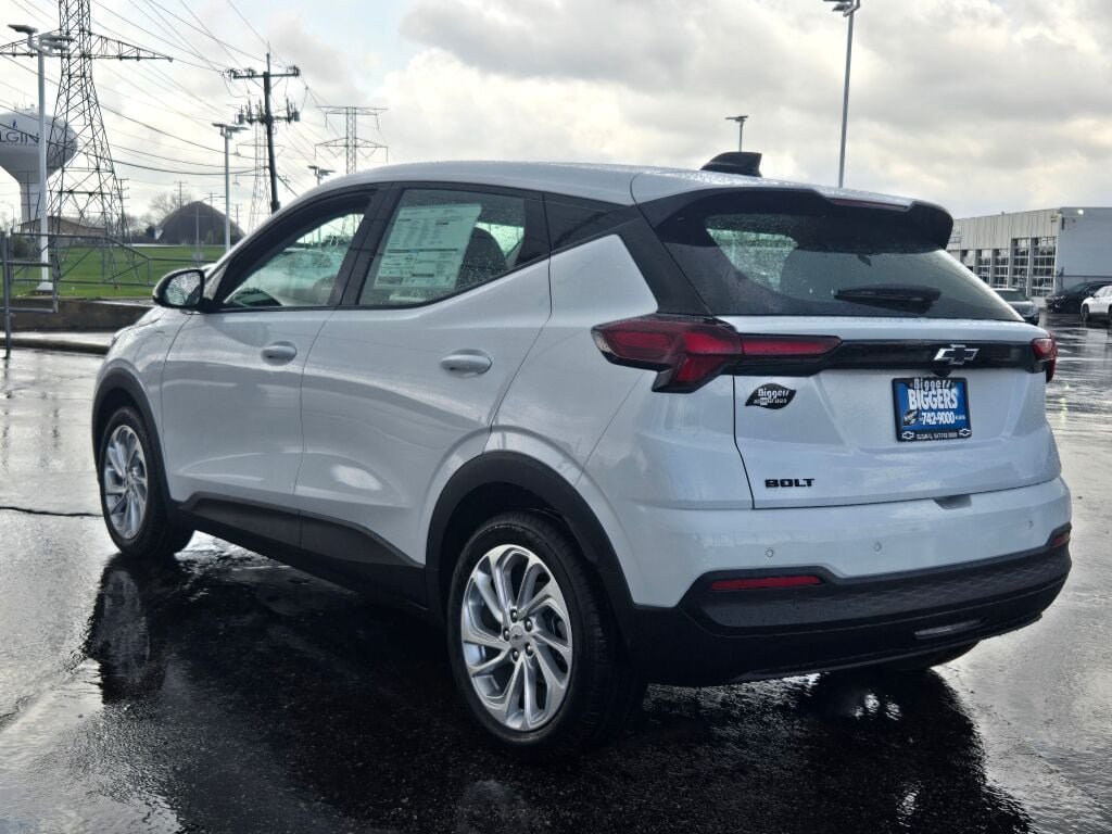 New 2027 Chevrolet Bolt LT w/ Comfort Package FWD image 12