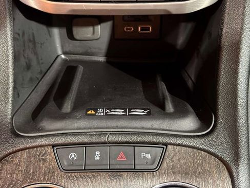 Used 2023 GMC Acadia Denali w/ Denali Technology Package AWD/4WD image 26