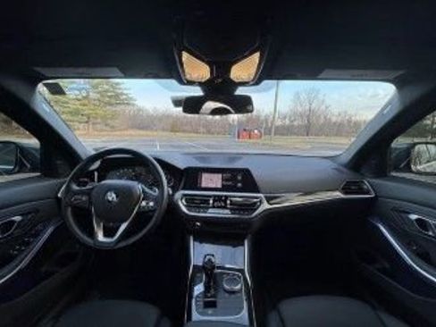 Used 2021 BMW 330i xDrive Sedan w/ Convenience Package image 19