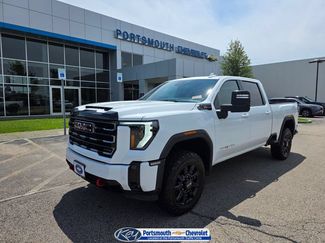 Used 2025 GMC Sierra 2500 AT4 AWD/4WD video 1