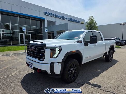 Used 2025 GMC Sierra 2500 AT4 AWD/4WD image 1