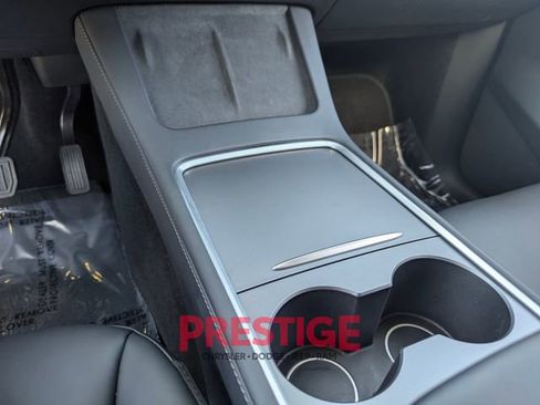 Used 2025 Tesla Model Y Long Range image 25