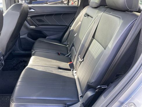 Certified 2022 Volkswagen Tiguan SE R-Line image 7