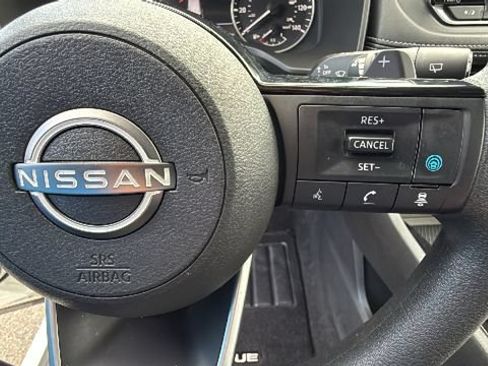 Used 2023 Nissan Rogue SV AWD/4WD image 18
