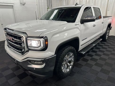 Used 2018 GMC Sierra 1500 SLT w/ SLT Premium Package AWD/4WD image 4