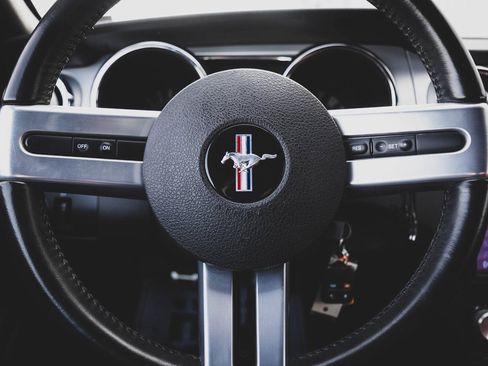 Used 2005 Ford Mustang GT image 7